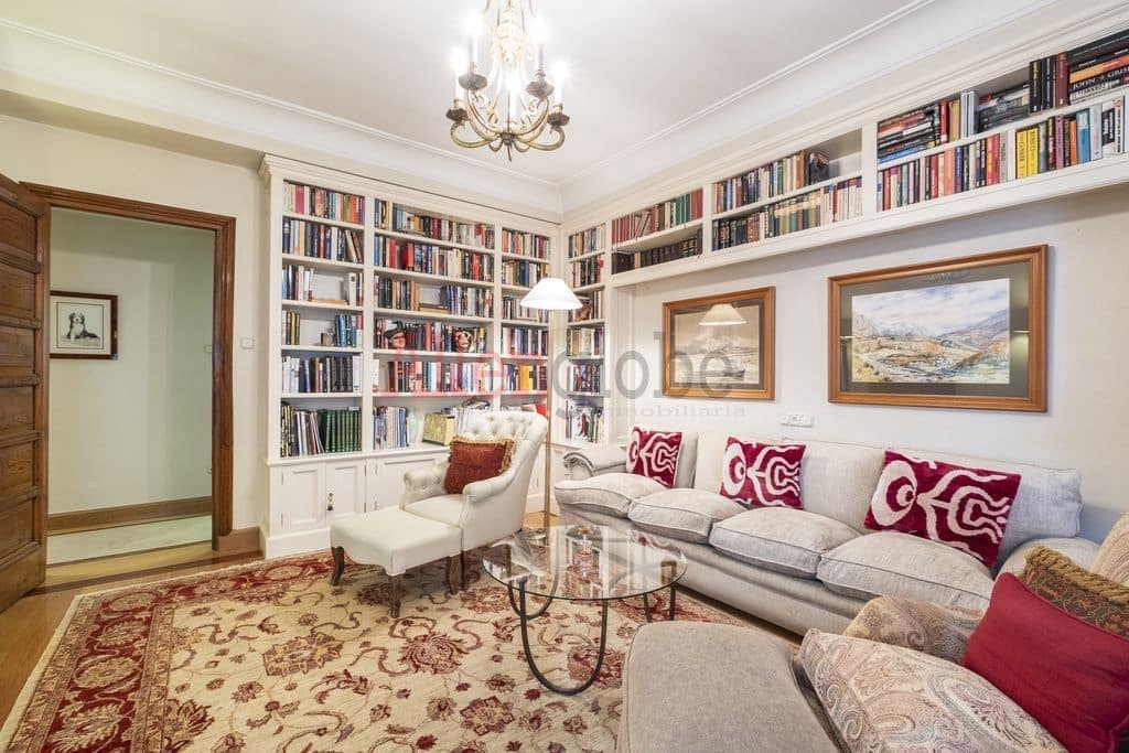 6 soveværelse Lejlighed til salg i Oviedo - € 990.000 (Ref: 8816691)