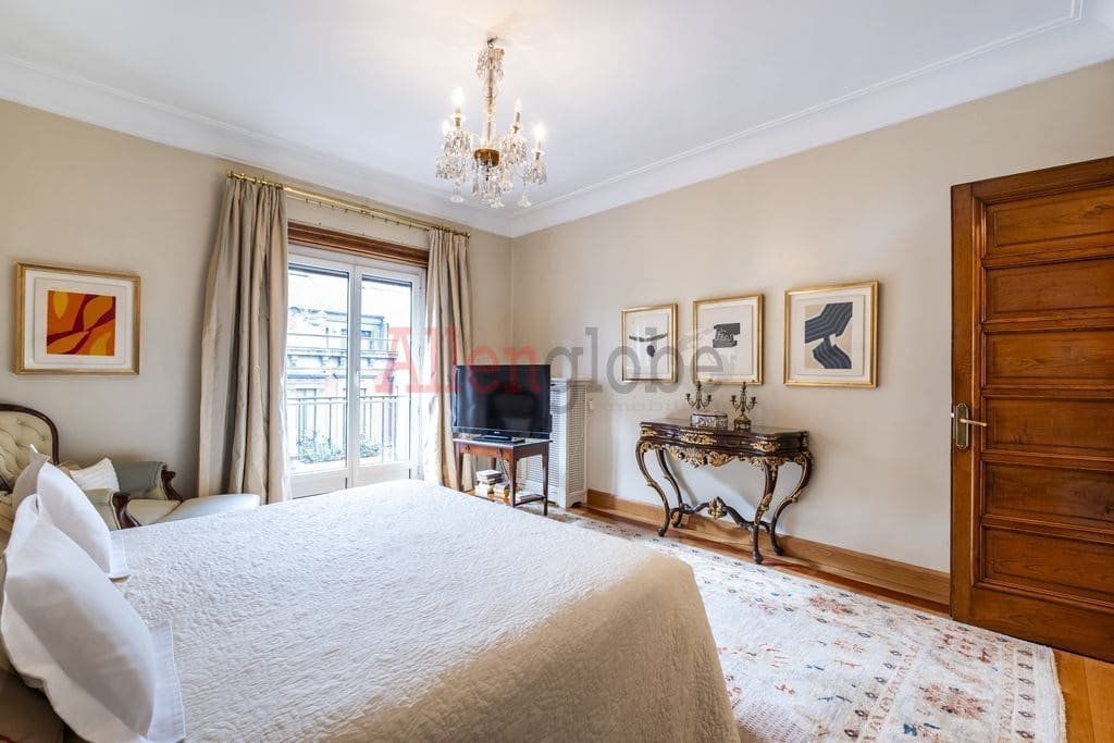 6 soveværelse Lejlighed til salg i Oviedo - € 990.000 (Ref: 8816691)