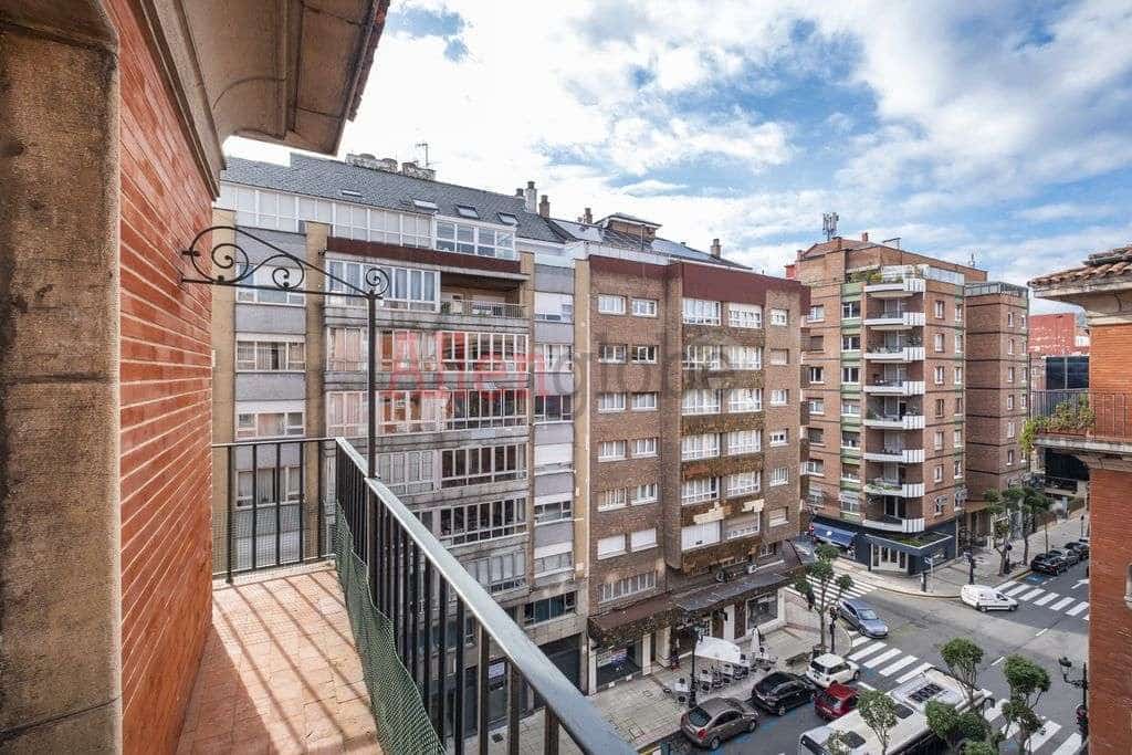 6 soveværelse Lejlighed til salg i Oviedo - € 990.000 (Ref: 8816691)