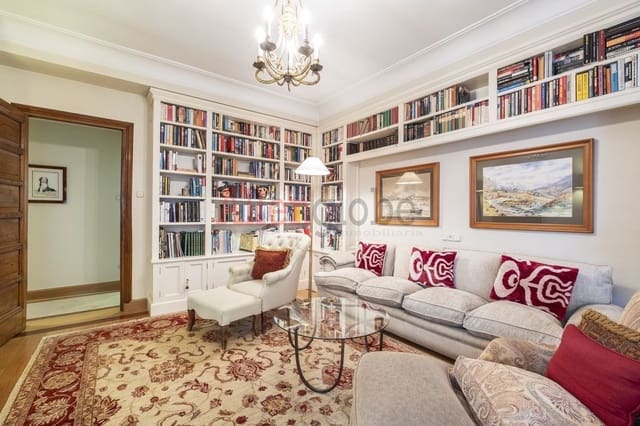 6 slaapkamer Flat te koop in Centro Urbano, Oviedo - € 990.000 (Ref: 8816691)