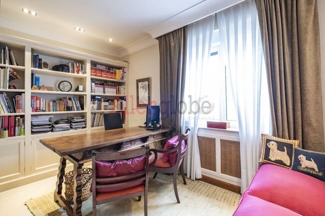 6 slaapkamer Flat te koop in Centro Urbano, Oviedo - € 990.000 (Ref: 8816691)