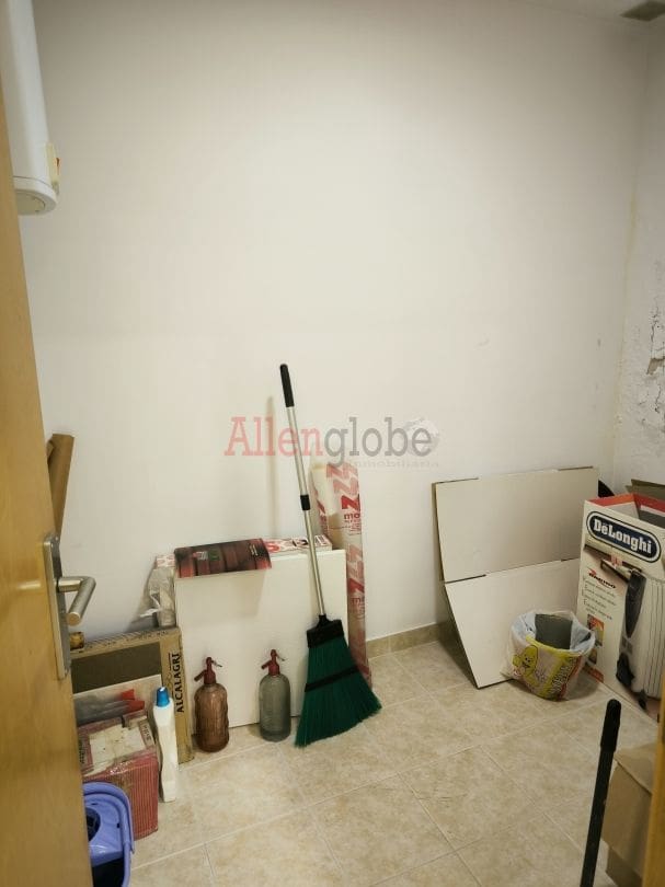 Erhverv til salg i Oviedo - € 70.000 (Ref: 8848627)