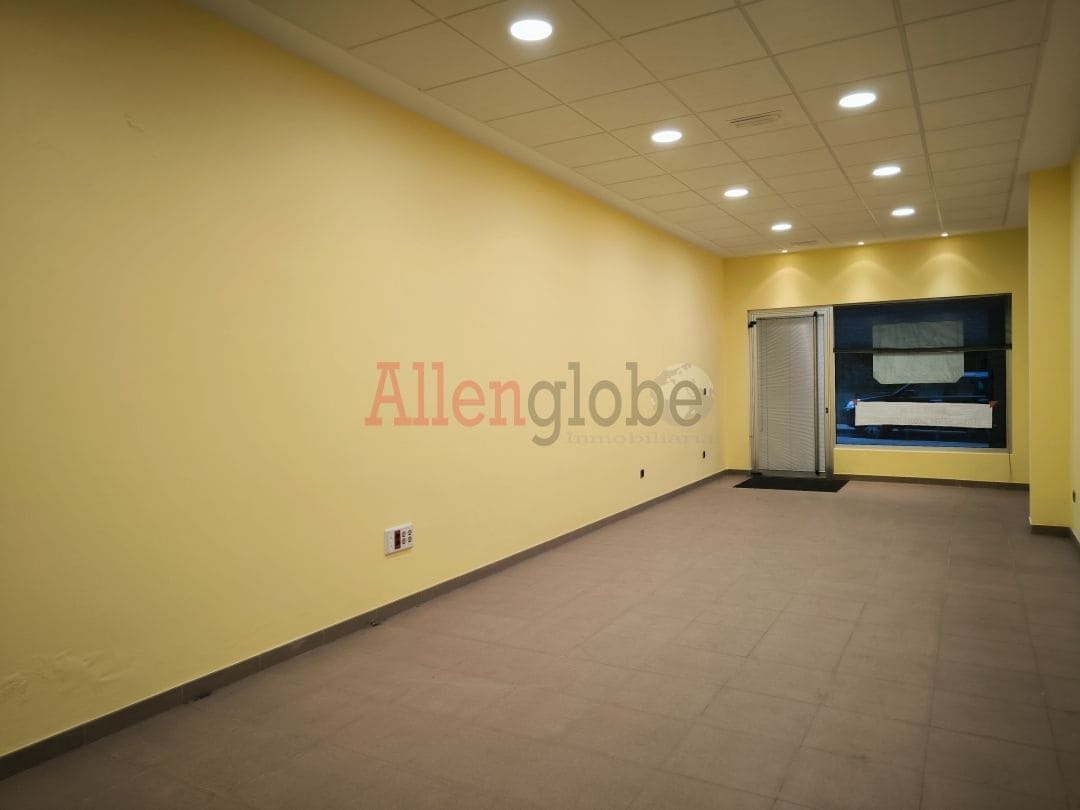 Erhverv til salg i Oviedo - € 70.000 (Ref: 8848627)