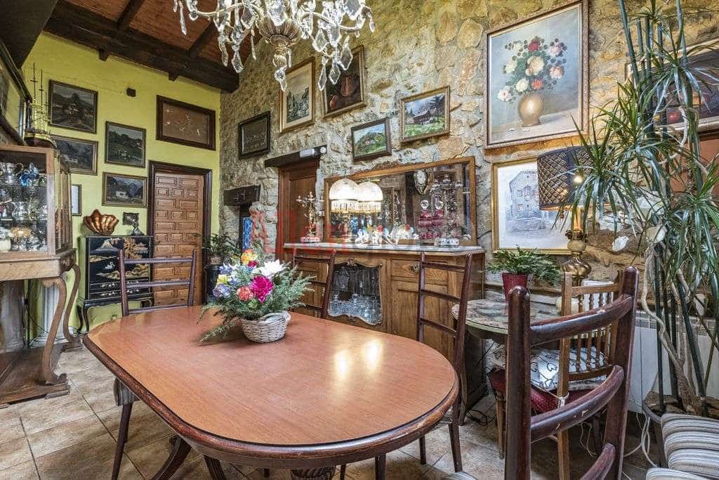 4 soveværelse Byhus til salg i Siero - € 446.000 (Ref: 8865377)