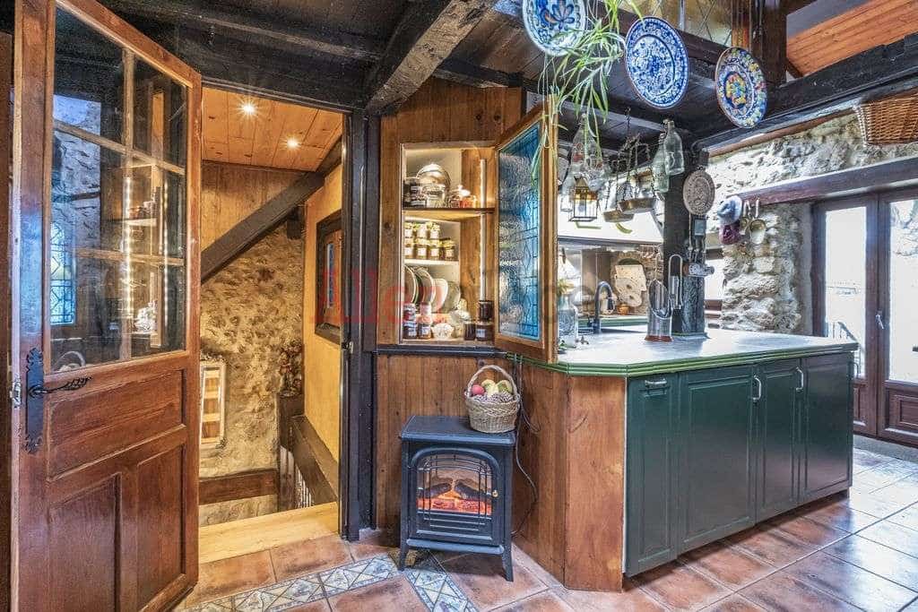 4 soveværelse Byhus til salg i Siero - € 446.000 (Ref: 8865377)