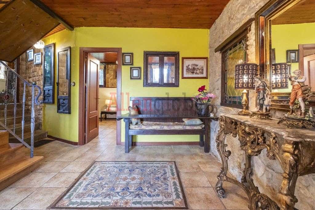 4 soveværelse Byhus til salg i Siero - € 446.000 (Ref: 8865377)