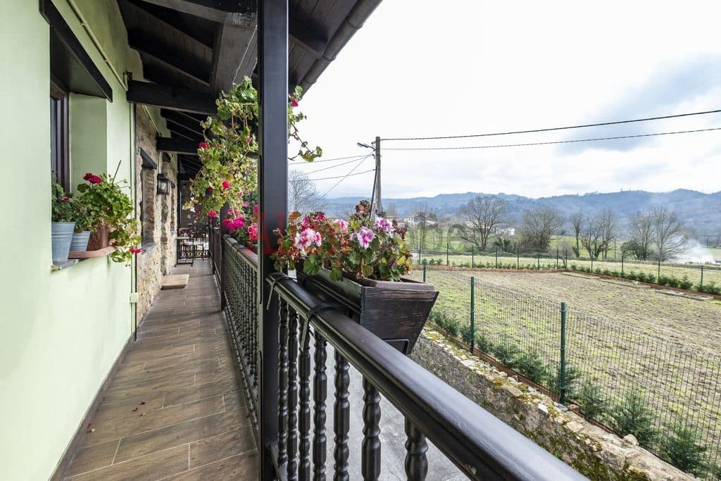 4 soveværelse Byhus til salg i Siero - € 446.000 (Ref: 8865377)