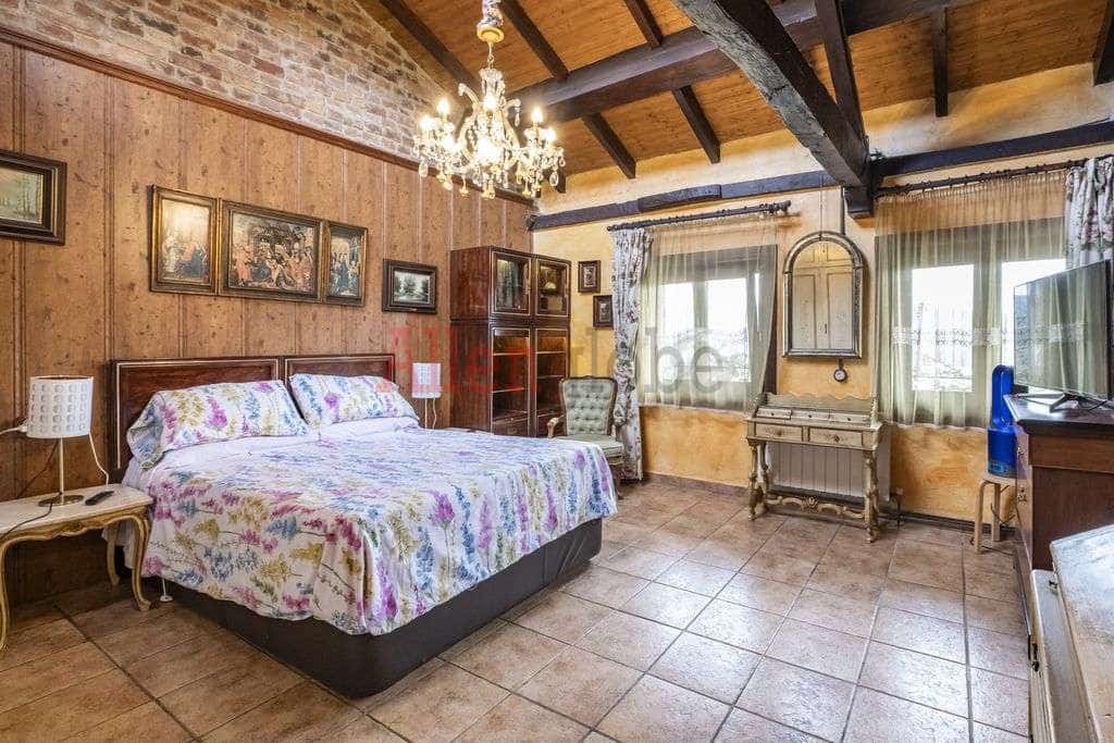 4 soveværelse Byhus til salg i Siero - € 446.000 (Ref: 8865377)