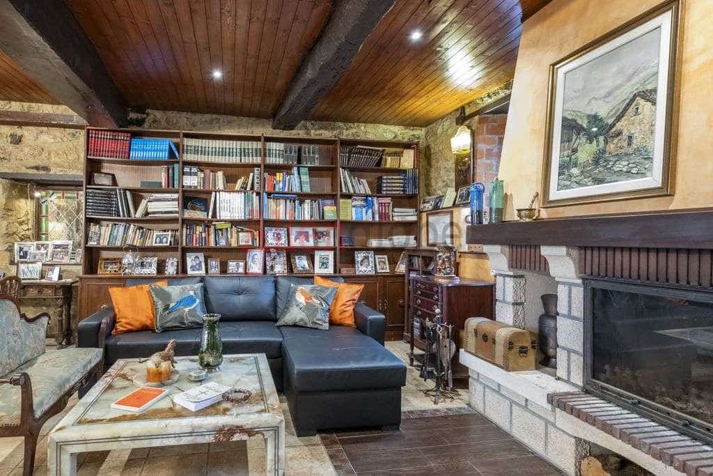 4 soveværelse Byhus til salg i Siero - € 446.000 (Ref: 8865377)