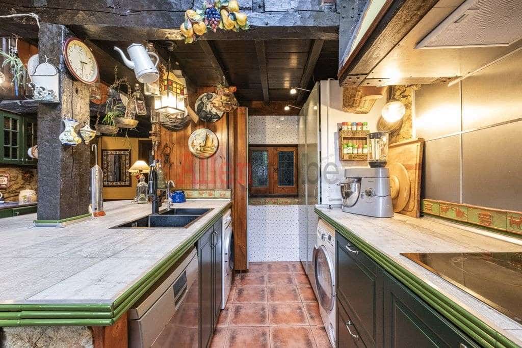 4 soveværelse Byhus til salg i Siero - € 446.000 (Ref: 8865377)