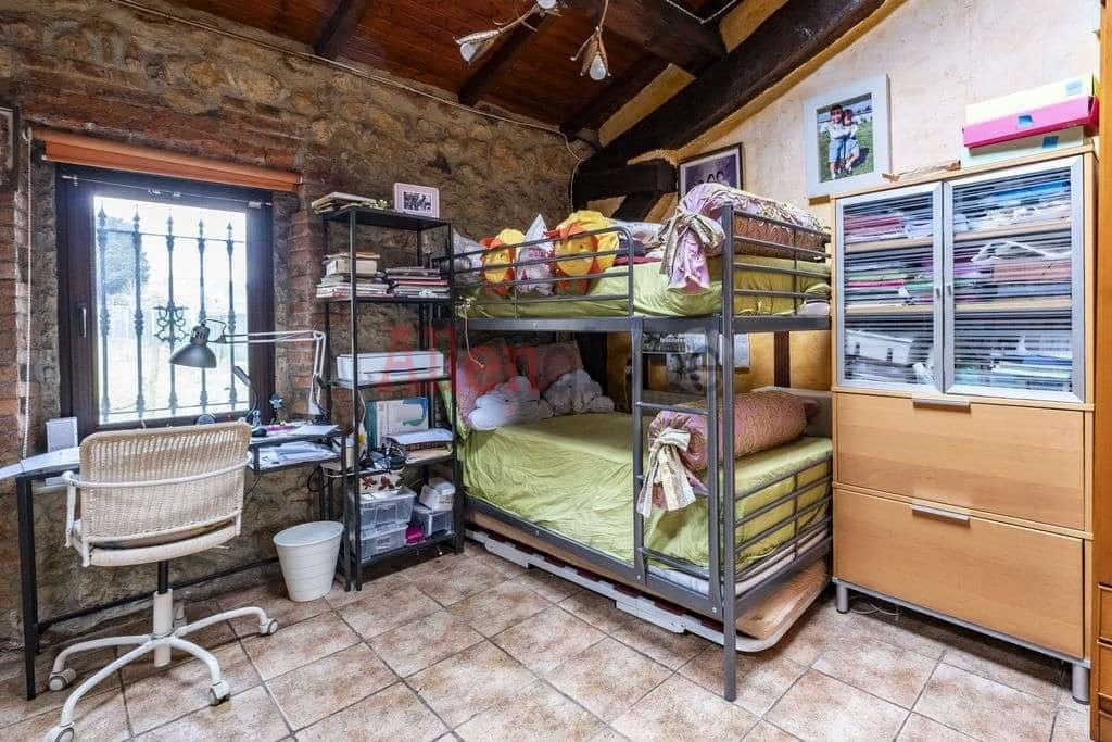 4 soveværelse Byhus til salg i Siero - € 446.000 (Ref: 8865377)