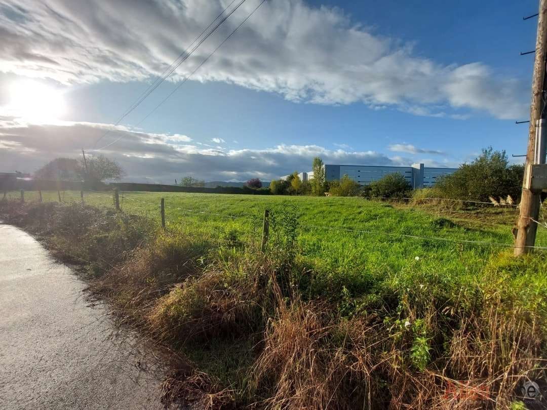 Grunde uden byggetilladelser til salg i Siero - € 240.000 (Ref: 9035762)