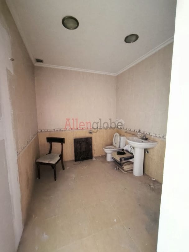 Erhverv til salg i Oviedo - € 400.000 (Ref: 9127691)