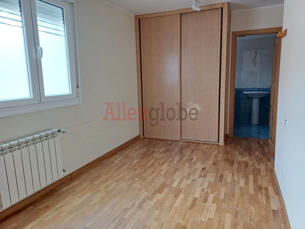 2 bedroom Flat for sale in Oviedo - € 105,000 (Ref: 9136110)