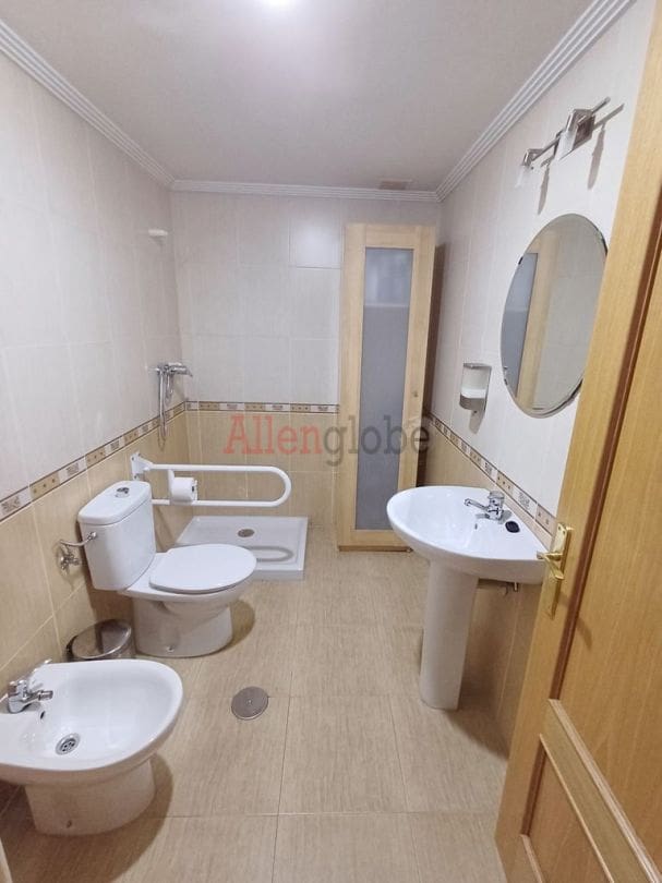 2 bedroom Flat for sale in Oviedo - € 105,000 (Ref: 9136110)