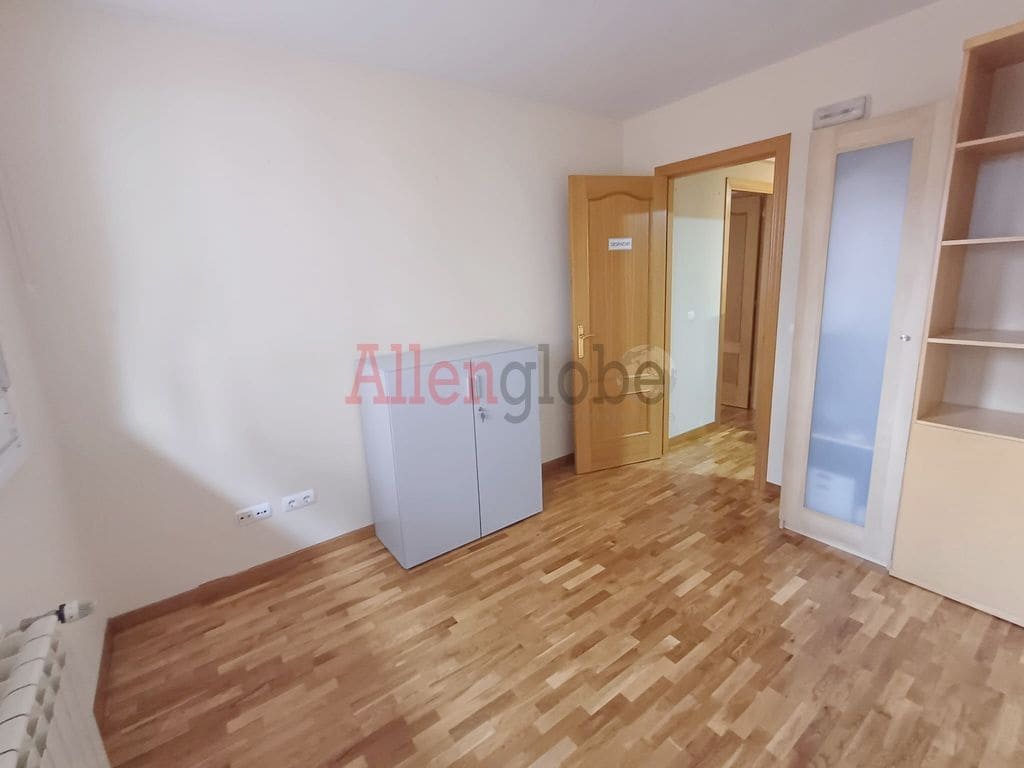 2 bedroom Flat for sale in Oviedo - € 105,000 (Ref: 9136110)
