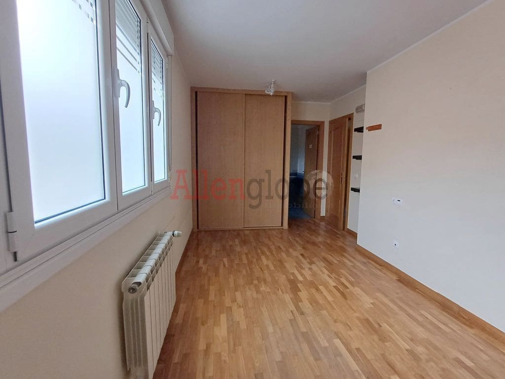2 bedroom Flat for sale in Oviedo - € 105,000 (Ref: 9136110)