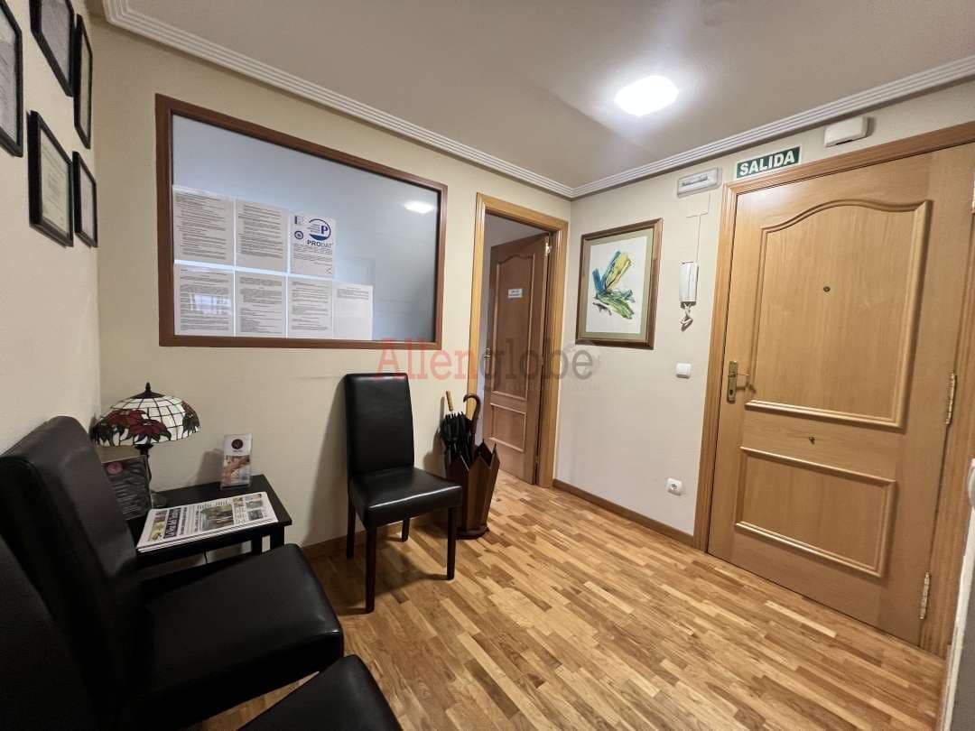 2 bedroom Flat for sale in Oviedo - € 105,000 (Ref: 9136110)