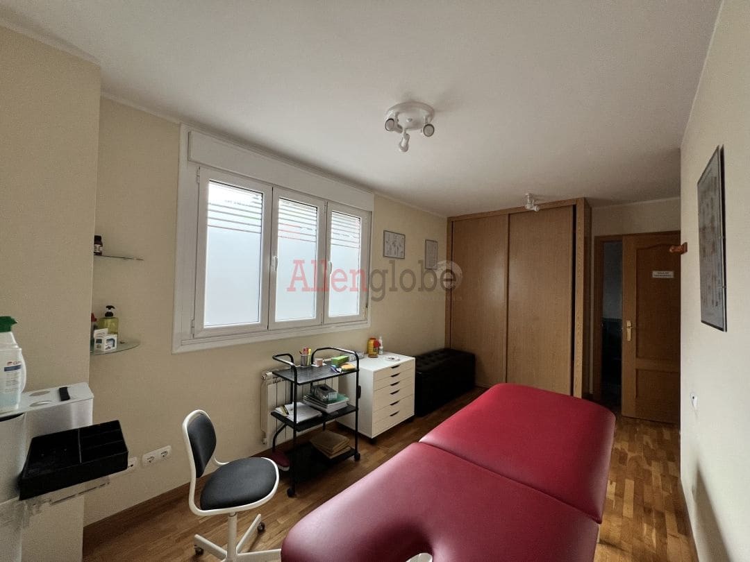 2 bedroom Flat for sale in Oviedo - € 105,000 (Ref: 9136110)