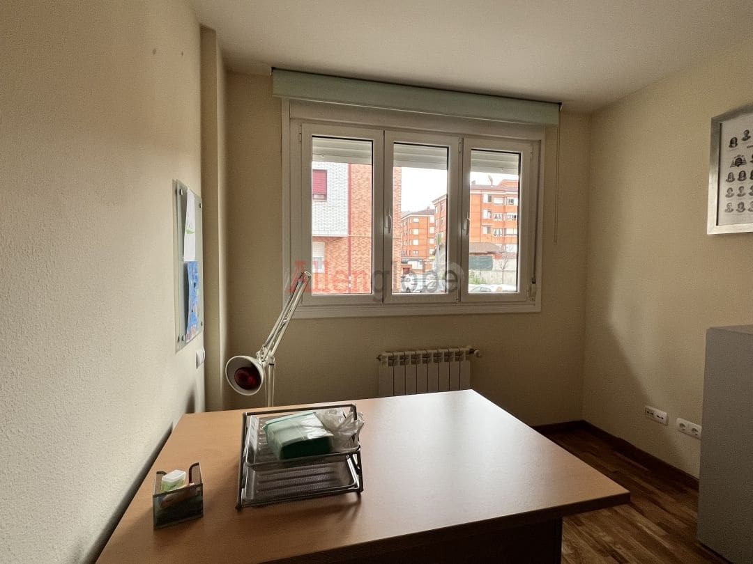 2 bedroom Flat for sale in Oviedo - € 105,000 (Ref: 9136110)