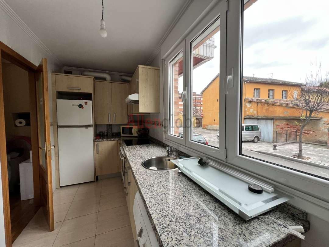 2 bedroom Flat for sale in Oviedo - € 105,000 (Ref: 9136110)