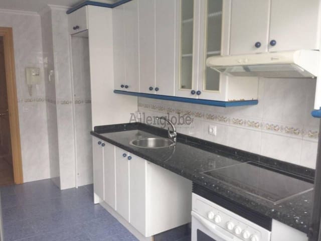 4 makuuhuone Asunto vuokrattavana paikassa Centro Urbano, Oviedo - 950 € (Ref: 9176113)