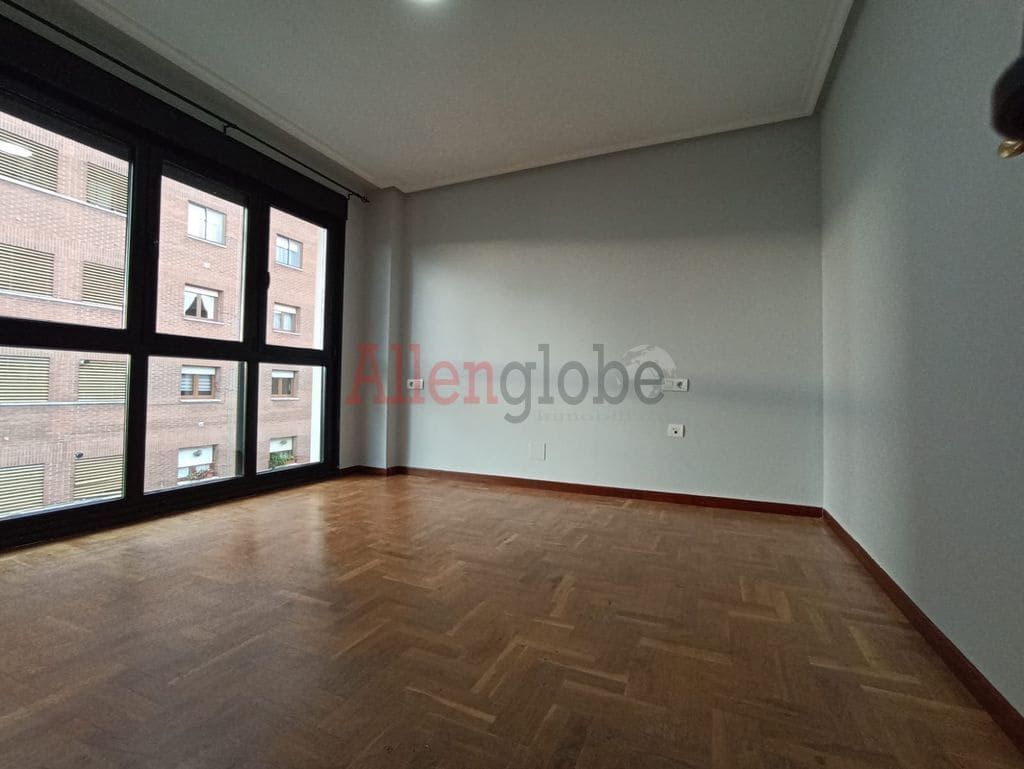 1 slaapkamer Appartement te koop in Oviedo - € 119.000 (Ref: 9254506)