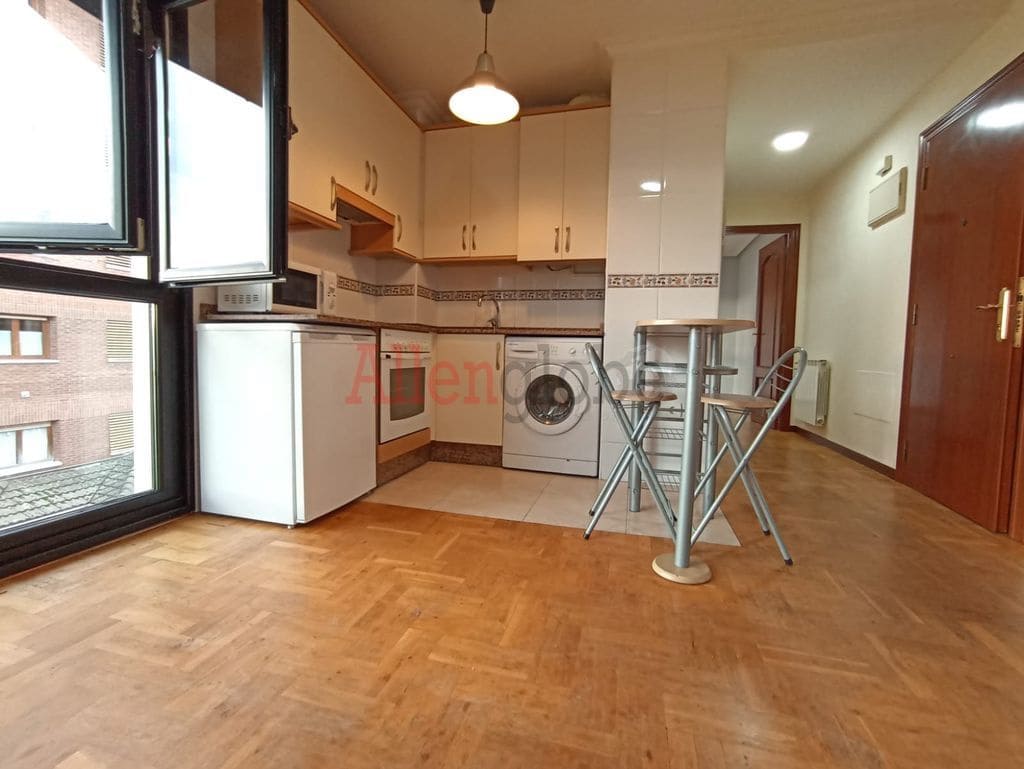 1 slaapkamer Appartement te koop in Oviedo - € 119.000 (Ref: 9254506)