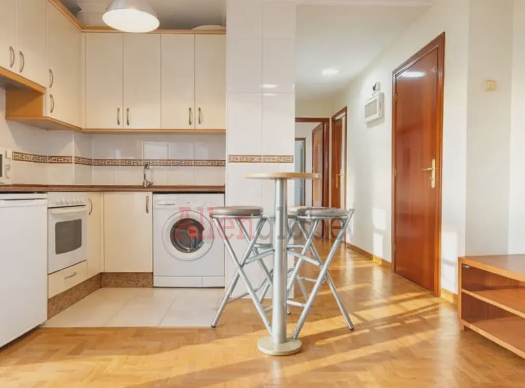 1 slaapkamer Appartement te koop in Oviedo - € 119.000 (Ref: 9254506)