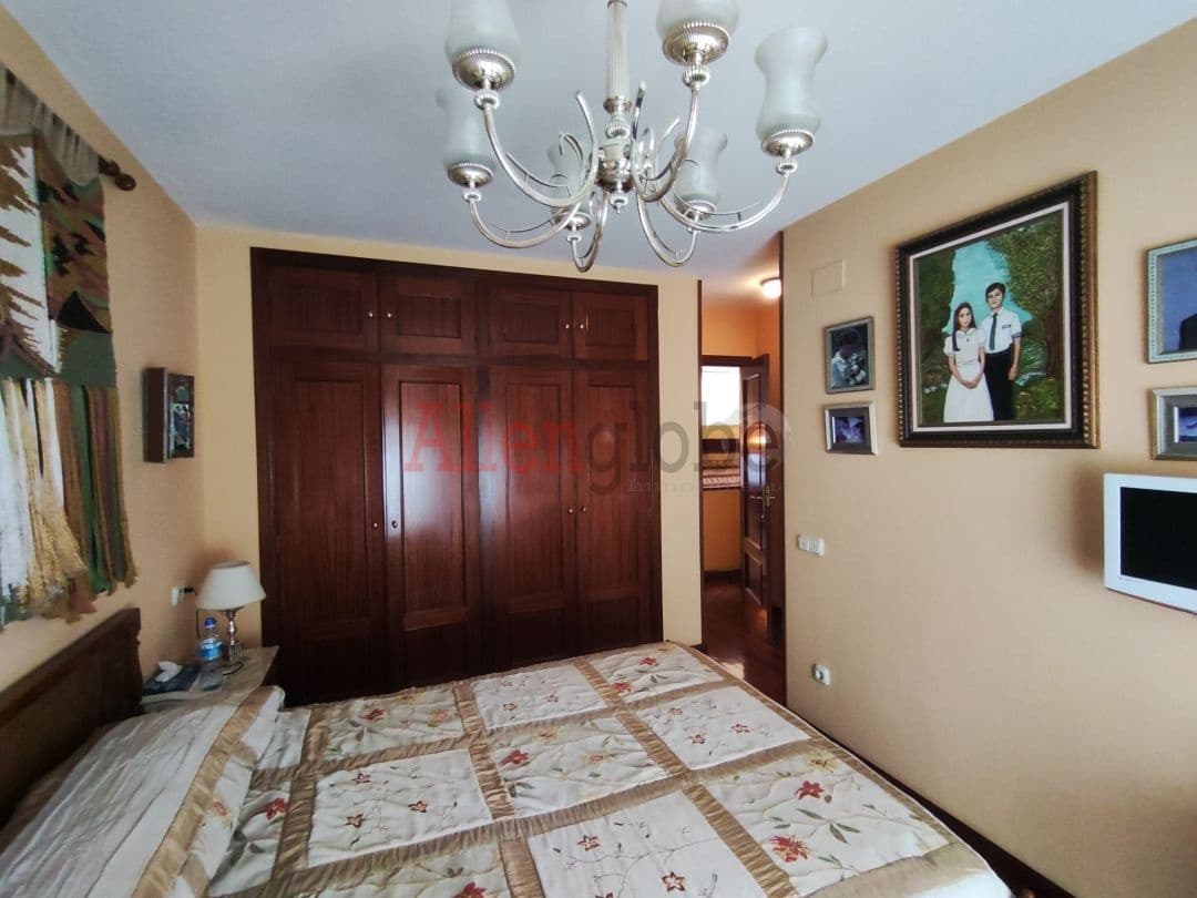 4 slaapkamer Halfvrijstaande villa te koop in Llanera - € 390.000 (Ref: 9355341)