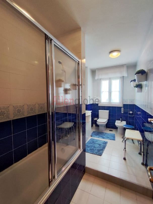 4 slaapkamer Halfvrijstaande villa te koop in Llanera - € 390.000 (Ref: 9355341)