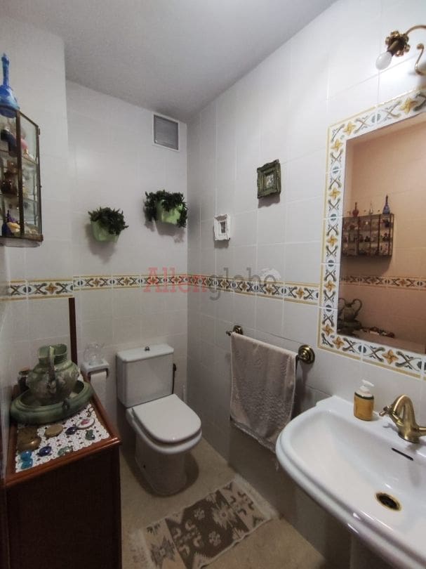 4 slaapkamer Halfvrijstaande villa te koop in Llanera - € 390.000 (Ref: 9355341)