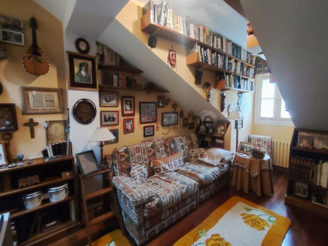 4 slaapkamer Halfvrijstaande villa te koop in Llanera - € 390.000 (Ref: 9355341)