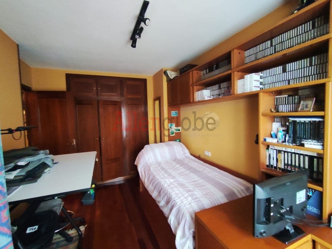 4 slaapkamer Halfvrijstaande villa te koop in Llanera - € 390.000 (Ref: 9355341)