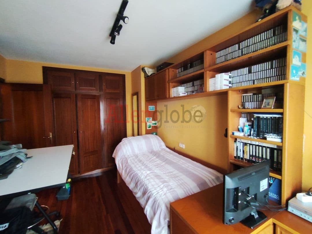 4 slaapkamer Halfvrijstaande villa te koop in Llanera - € 390.000 (Ref: 9355341)