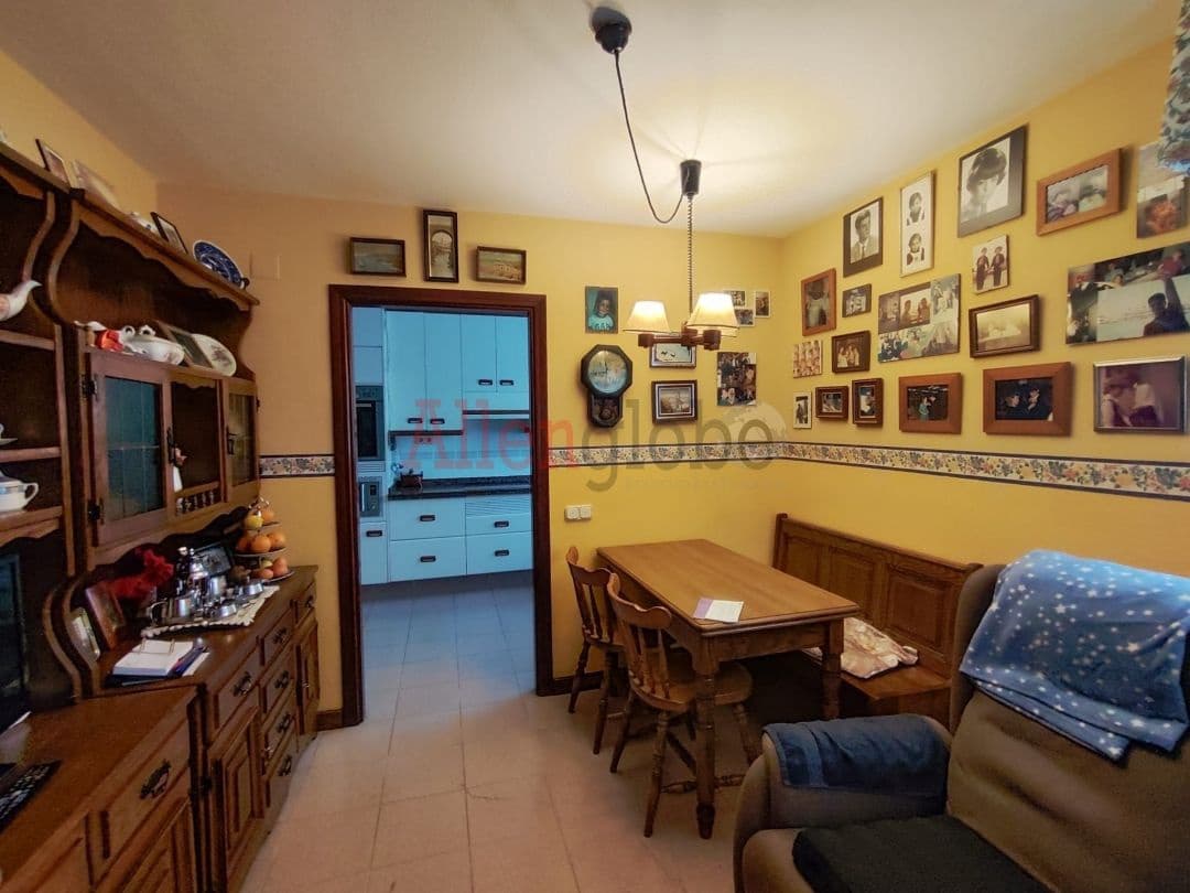 4 slaapkamer Halfvrijstaande villa te koop in Llanera - € 390.000 (Ref: 9355341)