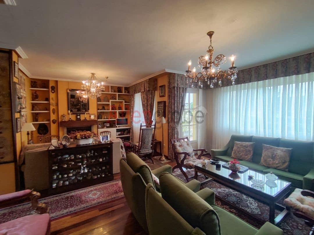 4 slaapkamer Halfvrijstaande villa te koop in Llanera - € 390.000 (Ref: 9355341)