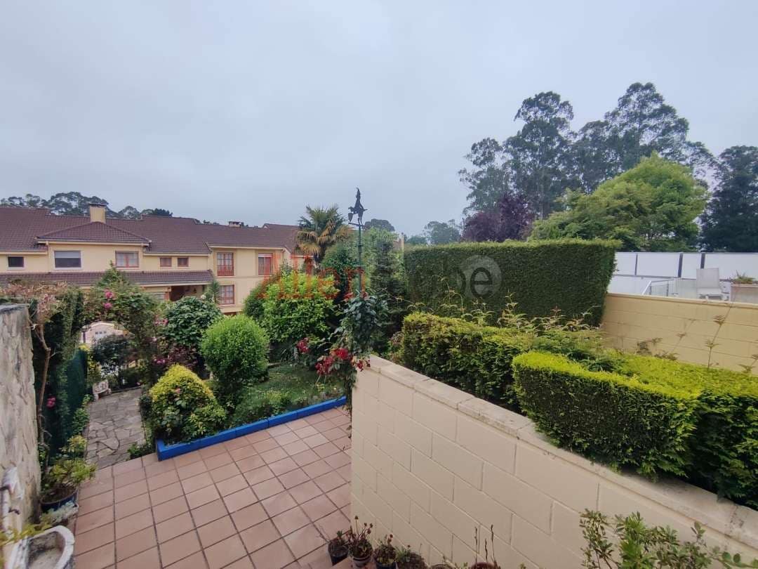 4 slaapkamer Halfvrijstaande villa te koop in Llanera - € 390.000 (Ref: 9355341)