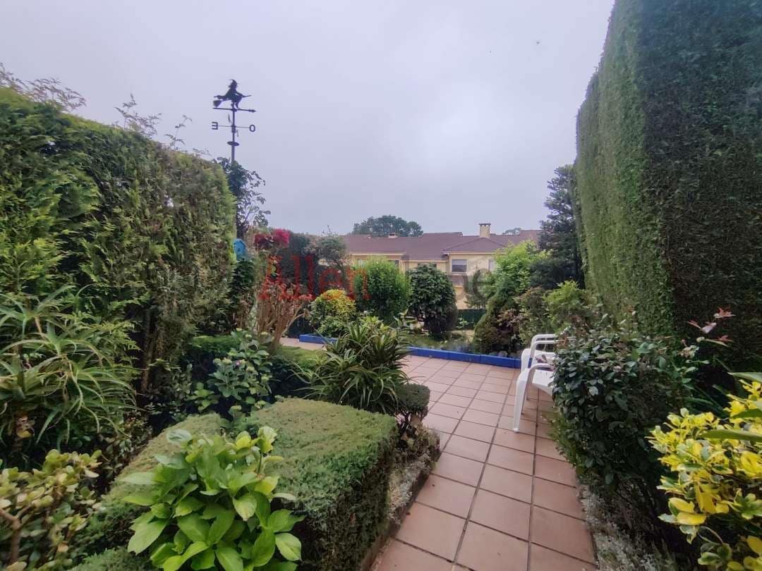 4 slaapkamer Halfvrijstaande villa te koop in Llanera - € 390.000 (Ref: 9355341)