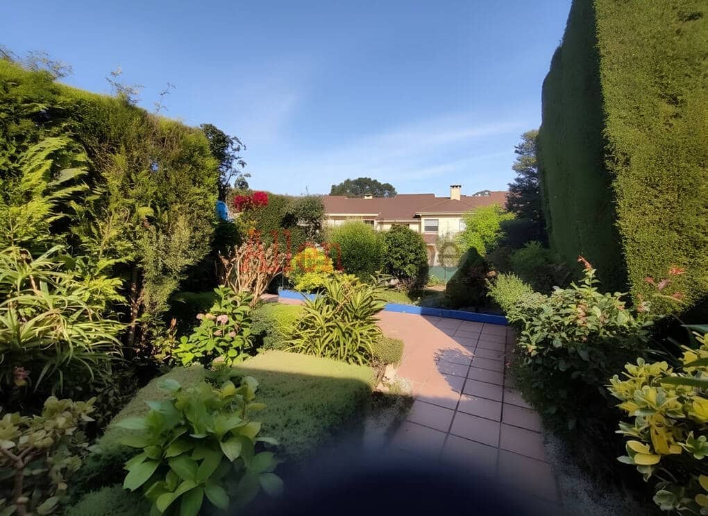 4 soveværelse Semi-Rækkehus til salg i Llanera - € 390.000 (Ref: 9355341)