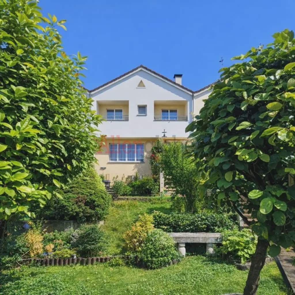 4 soveværelse Semi-Rækkehus til salg i Llanera - € 390.000 (Ref: 9355341)