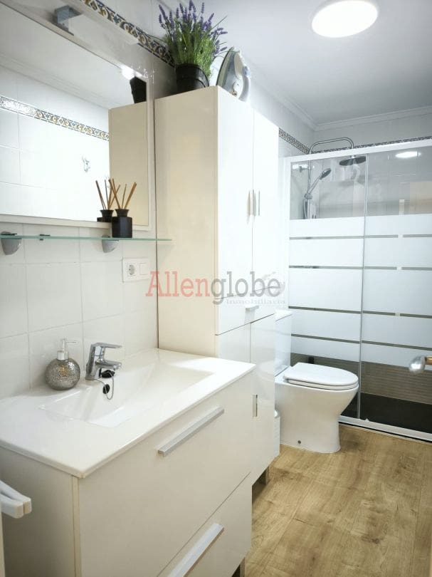 2 soveværelse Lejlighed til salg i Gozon - € 220.000 (Ref: 9365996)