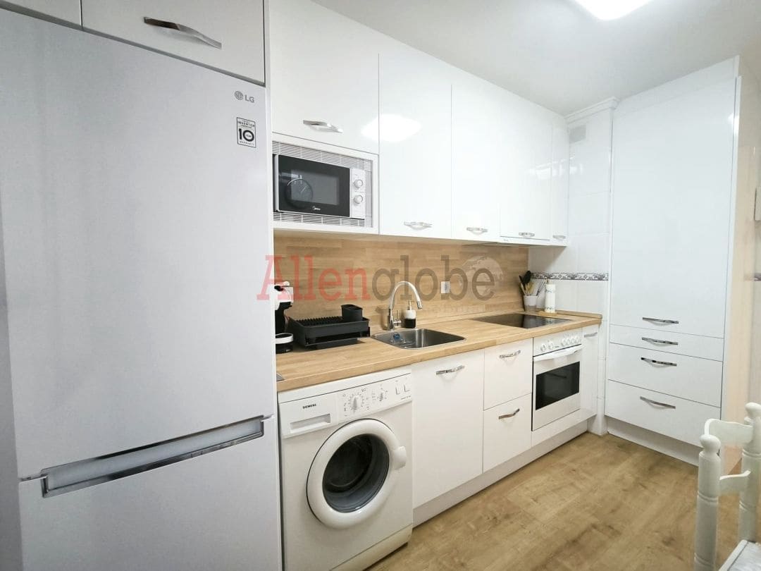 2 soveværelse Lejlighed til salg i Gozon - € 220.000 (Ref: 9365996)