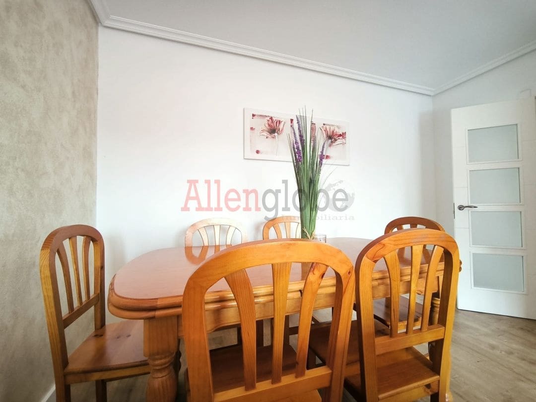 2 soveværelse Lejlighed til salg i Gozon - € 220.000 (Ref: 9365996)