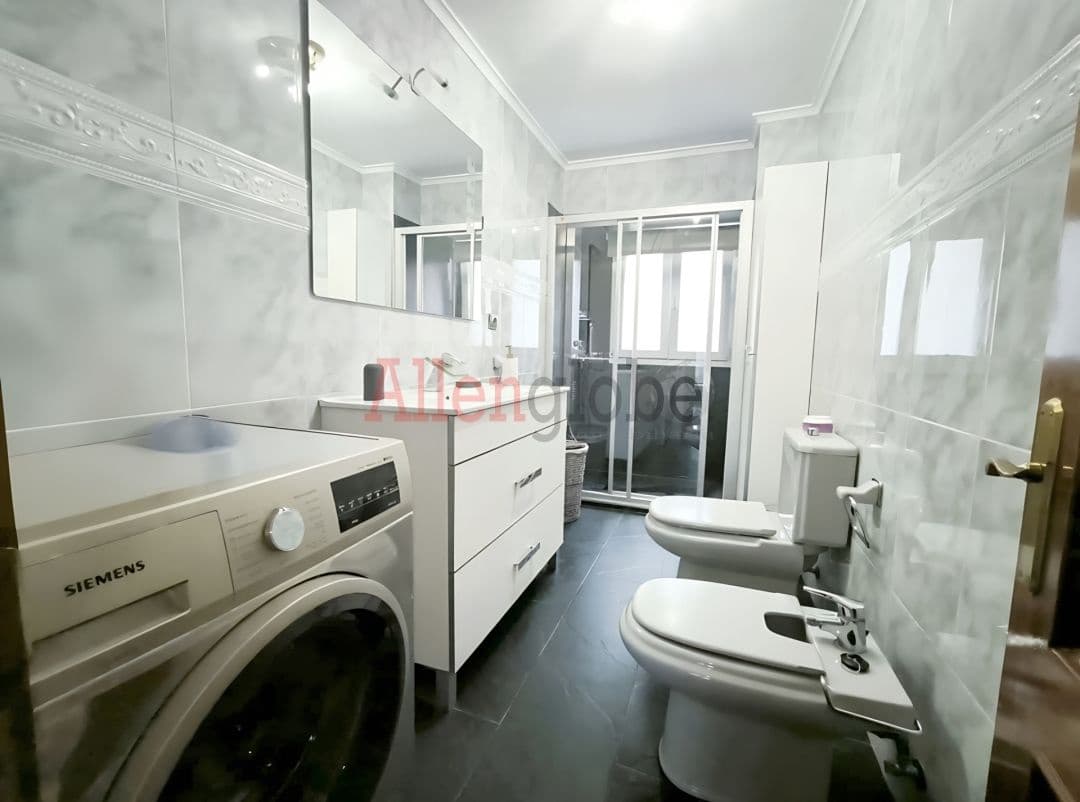 3 slaapkamer Flat te koop in Carreno - € 159.000 (Ref: 9390999)