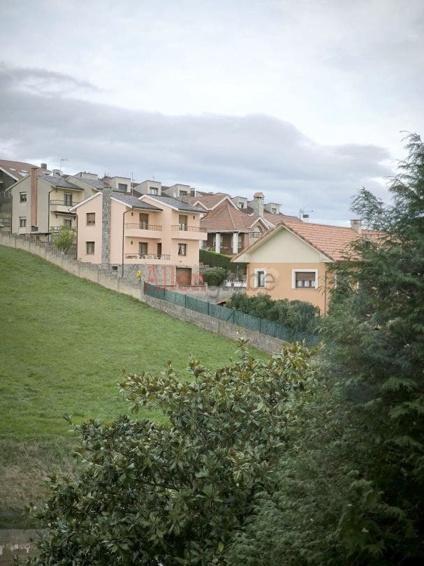 3 slaapkamer Flat te koop in Carreno - € 159.000 (Ref: 9390999)