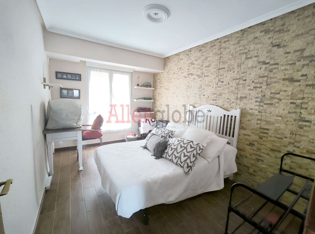 3 slaapkamer Flat te koop in Carreno - € 159.000 (Ref: 9390999)