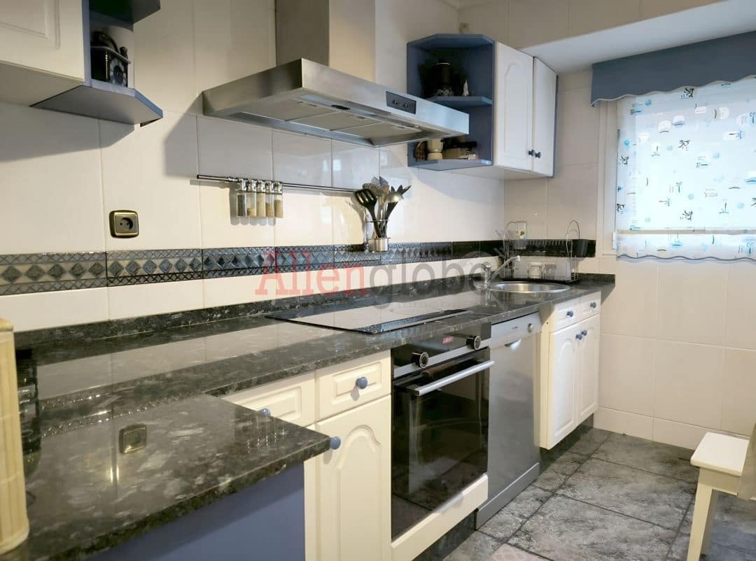 3 slaapkamer Flat te koop in Carreno - € 159.000 (Ref: 9390999)