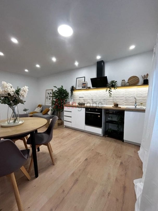 3 soveværelse Lejlighed til salg i Oviedo - € 129.900 (Ref: 9400294)