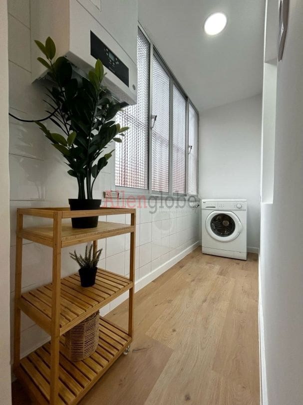 3 soveværelse Lejlighed til salg i Oviedo - € 129.900 (Ref: 9400294)